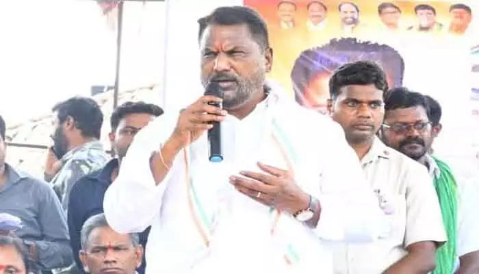 ఖబర్దార్ కొప్పుల ఈశ్వర్.. నోరు ఉందని ఇష్టం వచ్చినట్టు మాట్లాడొద్దు ఖబర్దార్ కొప్పుల ఈశ్వర్.. నోరు ఉందని ఇష్టం వచ్చినట్టు మాట్లాడొద్దు