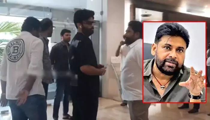 సింగిల్ థియేటర్ల పర్సంటేజ్ వివాదం.. డిప్యూటీ సీఎం పవన్ కల్యాణ్తో టాలీవుడ్ ప్రొడ్యూసర్స్ భేటీ సింగిల్ థియేటర్ల పర్సంటేజ్ వివాదం.. డిప్యూటీ సీఎం పవన్ కల్యాణ్తో టాలీవుడ్ ప్రొడ్యూసర్స్ భేటీ