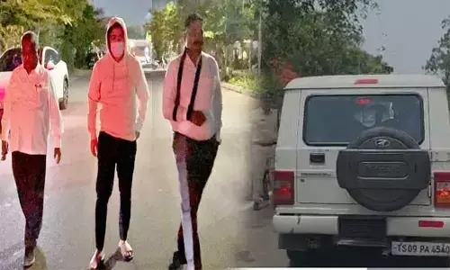 బండి భగీరథ్‍ను కస్టడీకి తీసుకున్న పోలీసులు.. చర్లపల్లి జైలునుంచి తరలింపు