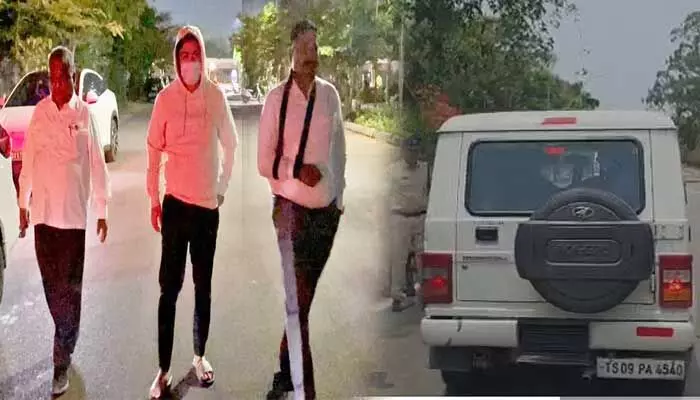 బండి భగీరథ్ను కస్టడీకి తీసుకున్న పోలీసులు.. చర్లపల్లి జైలునుంచి తరలింపు బండి భగీరథ్ను కస్టడీకి తీసుకున్న పోలీసులు.. చర్లపల్లి జైలునుంచి తరలింపు