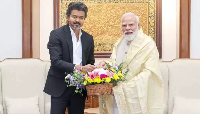 ప్రధాని మోదీతో సీఎం విజయ్ భేటీ.. కీలక అంశాలపై చర్చ! ప్రధాని మోదీతో సీఎం విజయ్ భేటీ.. కీలక అంశాలపై చర్చ!