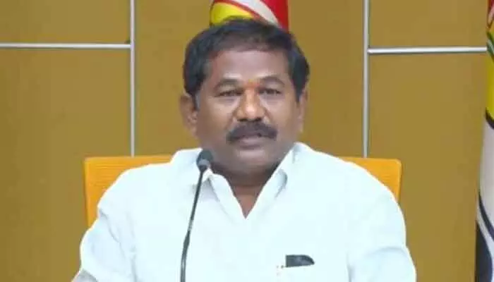 మానసిక పరిపక్వత లేని పిచ్చోడు: జగన్పై డీబీవీ ఫైర్ మానసిక పరిపక్వత లేని పిచ్చోడు: జగన్పై డీబీవీ ఫైర్