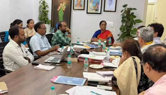 భక్తుల విశ్వాసాలను అనుగుణంగా ఆలయాలను నిర్వహించాలి భక్తుల విశ్వాసాలను అనుగుణంగా ఆలయాలను నిర్వహించాలి