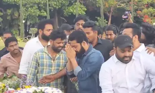 Jr.NTR: తాత స్మరణలో తారక్.. ఎన్టీఆర్ జయంతి వేళ ఘాట్ వద్ద నివాళులు