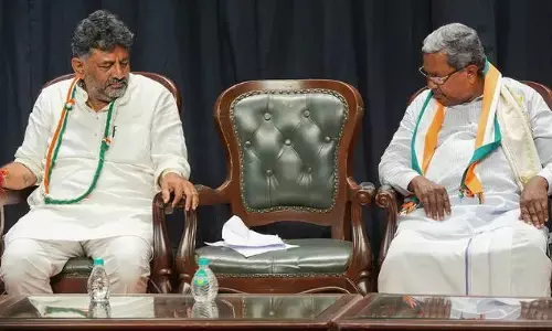 కర్నాటకలో తమిళనాడు సీన్ రిపీట్.. సీఎం మార్పువేళ బిగ్ ట్విస్ట్