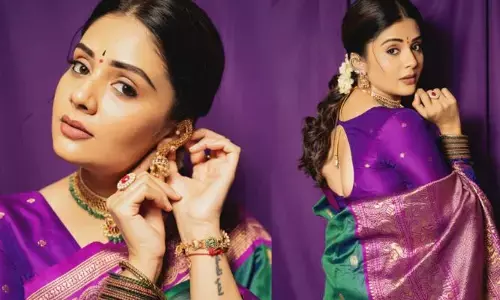 Sreemukhi: చీరకట్టులో కుర్రాళ్ల గుండెల్ని కుదిపేస్తున్న క్యూటీ యాంకర్