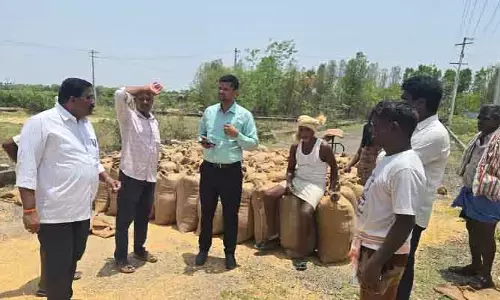 ధాన్యం కొనుగోలు వేగ‌వంతం చేయాలి