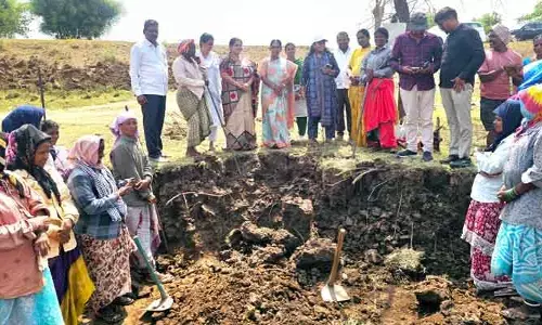 పల్లెల్లో జోరుగా ఉపాధి హామీ పనులు.. 8 కోట్ల పనిదినాల లక్ష్యంపై ప్రభుత్వం ఫోకస్