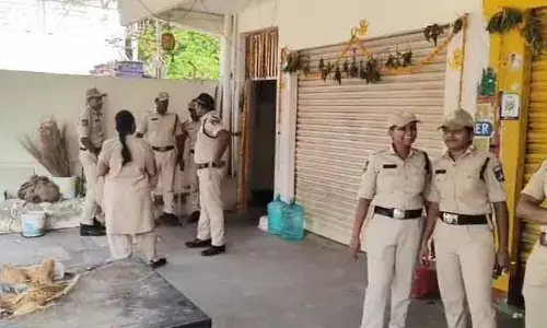 ఫేక్ జీఓ నిందితుల ఇళ్లలో తనిఖీలు