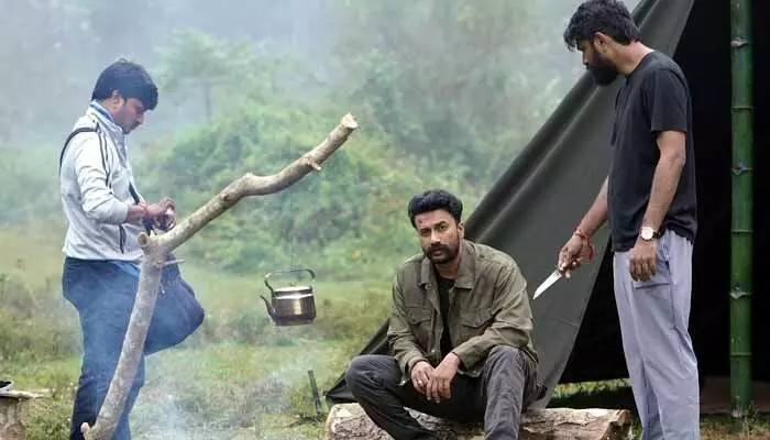 సత్యదేవ్ ‘సమవర్తి’ నుంచి మేకింగ్ వీడియో రిలీజ్.. దేనికైనా చావే కావాలంటూ హైప్ సత్యదేవ్ ‘సమవర్తి’ నుంచి మేకింగ్ వీడియో రిలీజ్.. దేనికైనా చావే కావాలంటూ హైప్