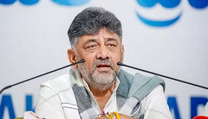 కర్ణాటక సీఎంగా డీకే శివ కుమార్.. డిప్యూటీ సీఎంలుగా ముగ్గురికి అవకాశం! కర్ణాటక సీఎంగా డీకే శివ కుమార్.. డిప్యూటీ సీఎంలుగా ముగ్గురికి అవకాశం!