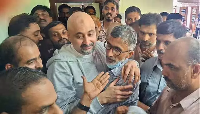 20 ఏళ్లుగా సౌదీ జైల్లో.. ఎట్టకేలకు మరణశిక్ష నుంచి విముక్తి 20 ఏళ్లుగా సౌదీ జైల్లో.. ఎట్టకేలకు మరణశిక్ష నుంచి విముక్తి