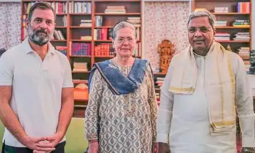 రాజీనామా మరుసటి రోజే ఢిల్లీకి సిద్ధరామయ్య.. సోనియా, రాహుల్‌తో భేటీ