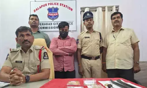 బంగారం చోరీ కేసును ఛేదించిన బాలాపూర్ పోలీసులు