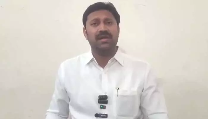 ఎక్కడికి రమ్మన్నా వస్తా.. నిరూపించండి: వివేకా హత్యపై అవినాశ్ రెడ్డి సవాల్ ఎక్కడికి రమ్మన్నా వస్తా.. నిరూపించండి: వివేకా హత్యపై అవినాశ్ రెడ్డి సవాల్