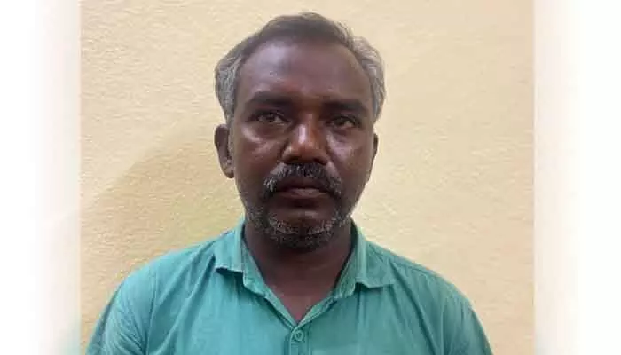 కన్న కూతురి పై కసాయి తండ్రి లైంగిక దాడి కన్న కూతురి పై కసాయి తండ్రి లైంగిక దాడి