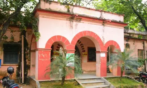 లక్షల్లో జనాభా.. వందల్లో దరఖాస్తులు