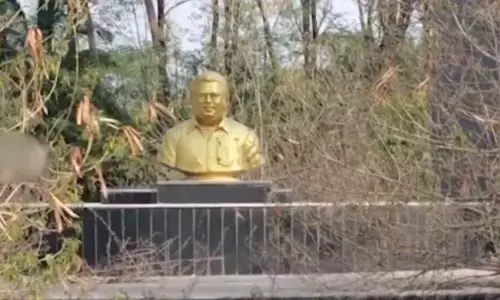 పాడుబడ్డ స్థితిలో దాసరి నారాయణరావు సమాధి.. షాకింగ్ వీడియో వైరల్
