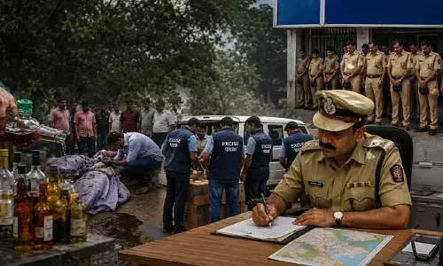 పుణే కల్తీ మద్యం మరణాల కేసు.. 13 మంది ఎక్సైజ్ అధికారులపై సస్పెన్షన్ వేటు!