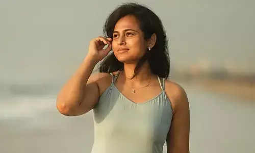 Ramya Pandian : గ్లామర్ షోతో సముద్రానికే హీట్ పెంచుతున్న రమ్య పాండియన్