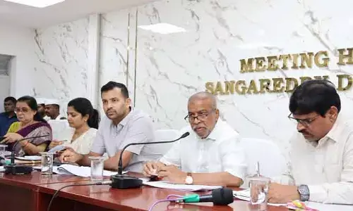 సీఎస్‌ఆర్ నిధులు ప్రజల అవసరాలకు అనుగుణంగా వినియోగించాలి : మంత్రి