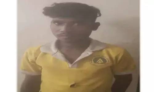 గంజాయిని త‌ర‌లిస్తున్న యువ‌కుడు అరెస్ట్