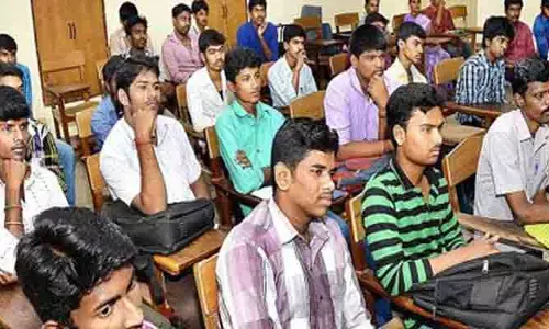 గిరిజన యువతకు ఉచిత నైపుణ్య శిక్షణ కార్యక్రమాలు