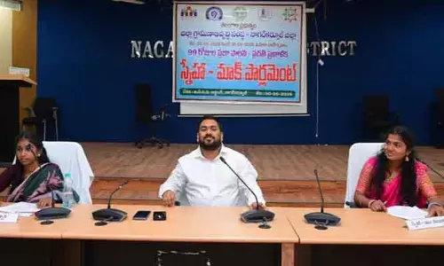 బాలికల్లో నాయకత్వ లక్షణాలు పెంపొందాలి : కలెక్టర్ హేమంత్ కేశవ్ పాటీల్