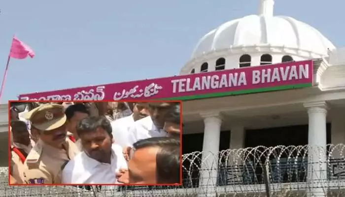 బాల్క సుమన్ అరెస్టుకు రంగం సిద్ధం.. తెలంగాణ భవన్ వద్ద టెన్షన్ టెన్షన్ బాల్క సుమన్ అరెస్టుకు రంగం సిద్ధం.. తెలంగాణ భవన్ వద్ద టెన్షన్ టెన్షన్