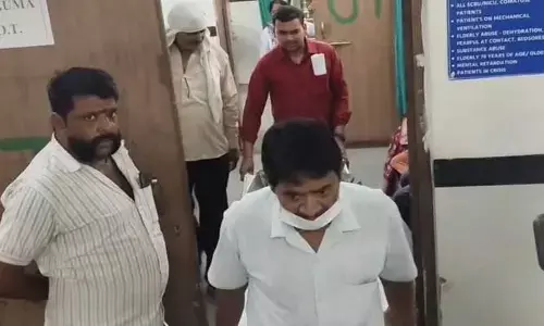 బాబాగా మారాలని జననాంగాన్ని నరుక్కున్న రైతు