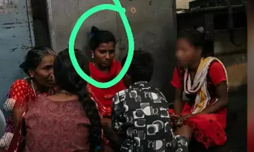 గొడవ పడుతూనే భర్తను పొలాల్లోకి తీసుకెళ్లిన భార్య.. కొద్దిసేపటికే దారుణ హత్య
