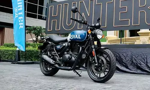 సర్వీసింగ్ సెంటర్ నుంచి బుల్లెట్ చోరీ..