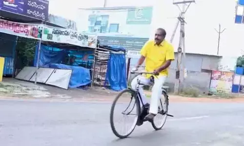 7 కి.మీ. సైకిల్‌పై వెళ్లి.. వ్యవసాయ పనుల్లో మంత్రి నిమ్మల