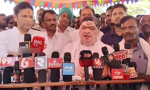 ఆర్టీసీ కార్మికులకు తీపికబురు.. ప్రభుత్వంలో విలీనంపై మంత్రి కీలక ప్రకటన