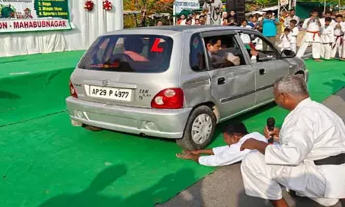 కరాటే మాస్టర్ల విన్యాసాలతో అబ్బురపరిచిన హ్యాపీ సండే