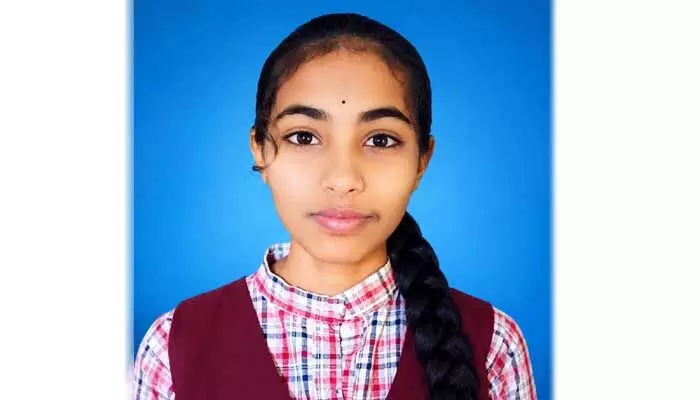 బాసర ట్రిపుల్ ఐటీలో సీటు సాధించిన మల్లాపూర్ విద్యార్థిని బాసర ట్రిపుల్ ఐటీలో సీటు సాధించిన మల్లాపూర్ విద్యార్థిని