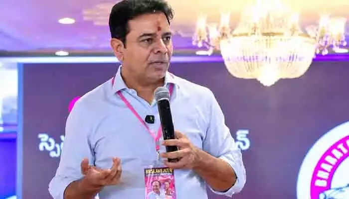 అలా చేయలేకపోతే ఎన్నికల నుంచి తప్పుకుంటారా? : సీఎంకు కేటీఆర్ కౌంటర్ అలా చేయలేకపోతే ఎన్నికల నుంచి తప్పుకుంటారా? : సీఎంకు కేటీఆర్ కౌంటర్