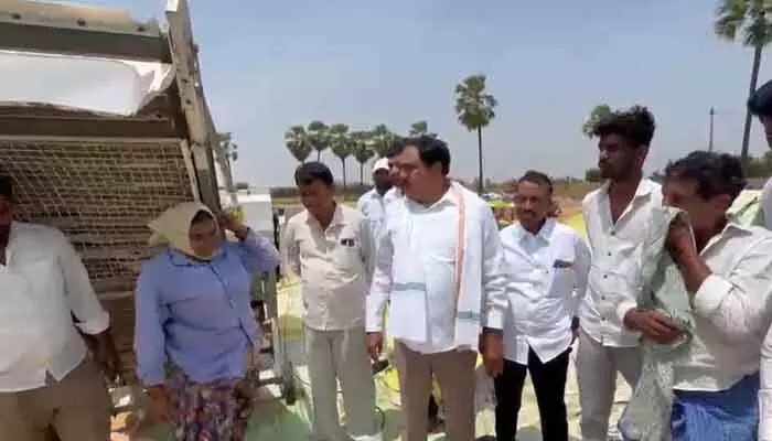 ప్రభుత్వానికి రైతుల పట్ల చిత్తశుద్ధి లేదు : మాజీ మంత్రి ఎర్రబెల్లి దయాకర్ రావు ప్రభుత్వానికి రైతుల పట్ల చిత్తశుద్ధి లేదు : మాజీ మంత్రి ఎర్రబెల్లి దయాకర్ రావు