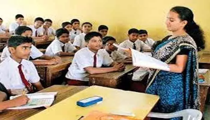 ఉపాధ్యాయులు జీతాల్లో కోతలు విధించడం సమంజసం కాదు : తపస్ రాష్ట్ర ఉపాధ్యక్షుడు శ్రీధర్ రెడ్డి ఉపాధ్యాయులు జీతాల్లో కోతలు విధించడం సమంజసం కాదు : తపస్ రాష్ట్ర ఉపాధ్యక్షుడు శ్రీధర్ రెడ్డి