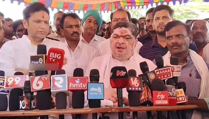 ఆర్టీసీ కార్మికులకు తీపికబురు.. ప్రభుత్వంలో విలీనంపై మంత్రి కీలక ప్రకటన ఆర్టీసీ కార్మికులకు తీపికబురు.. ప్రభుత్వంలో విలీనంపై మంత్రి కీలక ప్రకటన