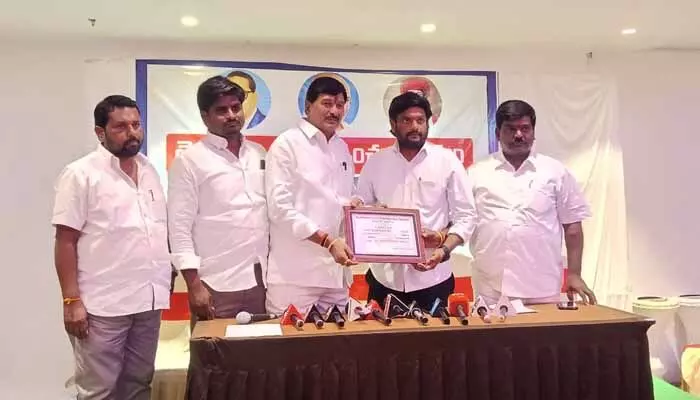 సర్పంచ్ ల సంఘం రాష్ట్ర ఉపాధ్యక్షుడిగా రంజిత్ కుమార్ గౌడ్ సర్పంచ్ ల సంఘం రాష్ట్ర ఉపాధ్యక్షుడిగా రంజిత్ కుమార్ గౌడ్