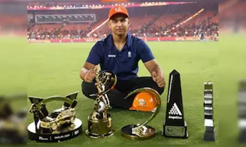 IPL అవార్డుల్లో బేబీ బాస్ సూర్యవంశీ హవా
