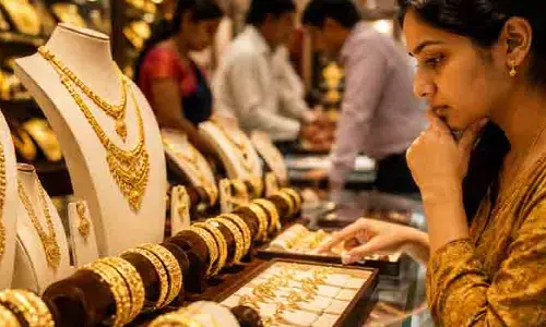 బంగారం సీన్ మారిందా?.. మార్కెట్లో కొత్త ట్రెండ్!