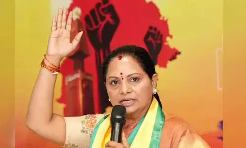 ‘మూతి పళ్లు రాలగొడుతా’.. కట్టలు తెంచుకున్న కవిత కోపం