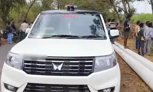 ఏపీలో జంట హత్యల కలకలం.. తోటలో నిర్జీవంగా పడి ఉన్న తల్లీ, కూతుళ్లు