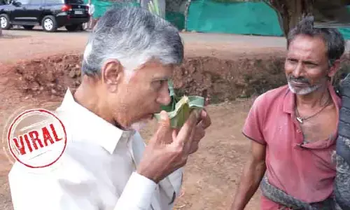 VIRAL: చామవరంలో పెన్షన్ల పంపిణీ.. కల్లును రుచి చూసిన సీఎం చంద్రబాబు