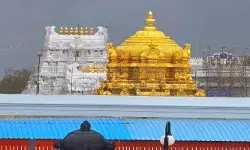 తిరుమలలో భక్తుల రద్దీ.. శ్రీవారి దర్శనానికై గంటల తరబడి నిరీక్షణ