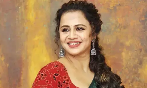 Anjana Rangan: చీరకట్టులో క్యూట్ స్మైల్‌తో కట్టిపడేస్తున్న క్రేజీ యాంకర్ అంజనా రంగన్