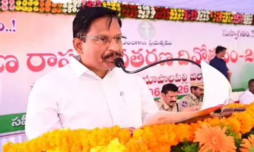 సంక్షోభం నుంచి సంక్షేమ వైపు