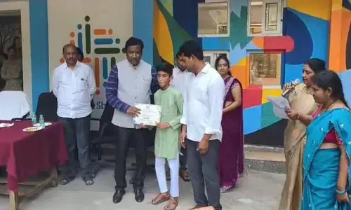 రాష్ట్ర స్థాయి ఆర్ట్స్ అండ్ క్రాఫ్ట్స్ పోటీల్లో ప్రథమ స్థానం సాధించిన రిక్కి తేజ